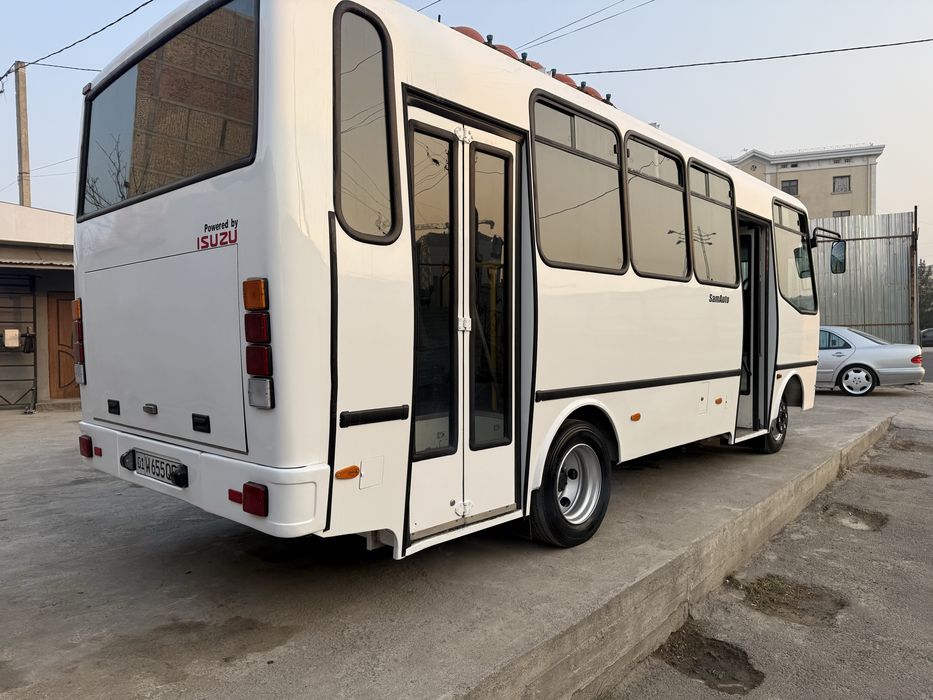 Isuzu sotiladi NP 40  2016