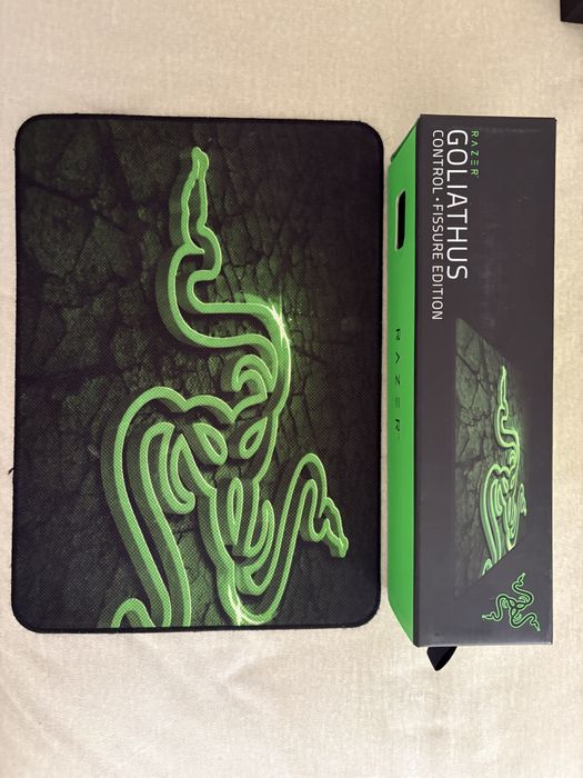 RAZER Геймърски пад за мишка.