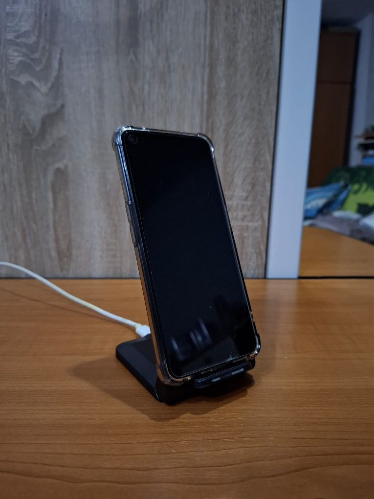 Încărcător Wireless Fast Charge 15W – Compatibil iPhone & Samsung