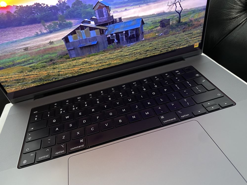 MacBook Pro 16-inch/ M1 Pro / 16 Gb RAM / 1 TB / Space Gray/ Ca nou