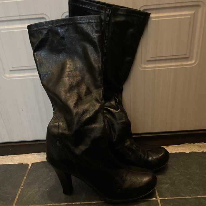 Сапоги на каблуке