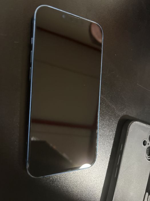 Vand iphone 13 pentru piese