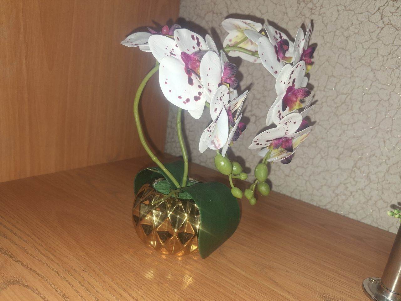 Декор для дома. Искусственные букеты в горшочках. Розы и орхидеи