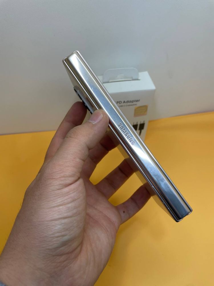 Samsung galaxy Z Fold 4 12/512Gb