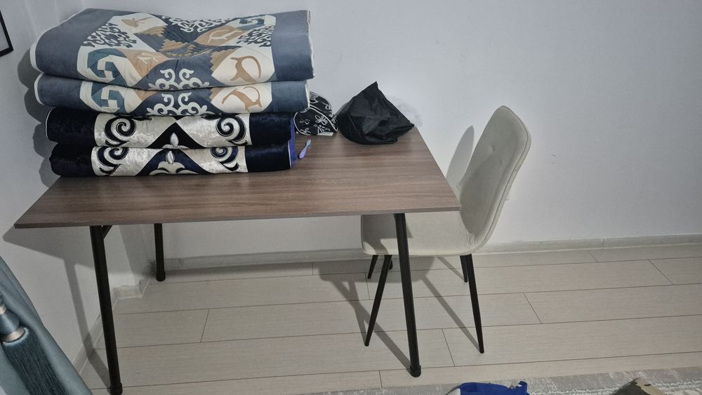 Кухонный (письменный) стол