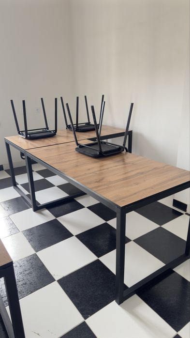 Loft stollar sotiladi. O’quv markaz, ofis, oshxona uchun zo’r tushadi