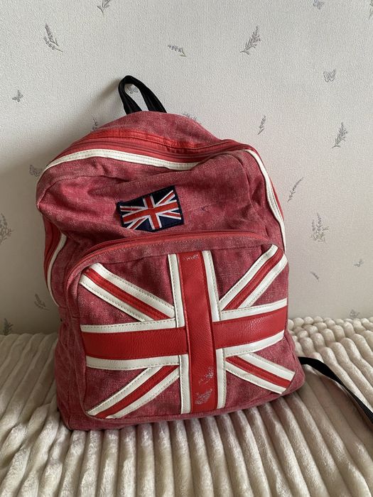 Продам рюкзак с киндерами