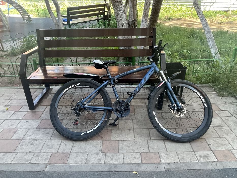 продаю спортивный велосипед все в хорошем состоянии 18 рама