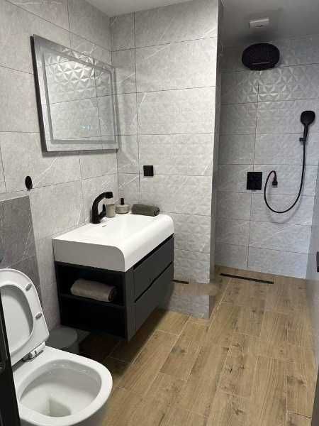 Дава се под наем Тристаен апартамент в Бургас, Сарафово - 190 кв.м за 1900 € - Снимка #4