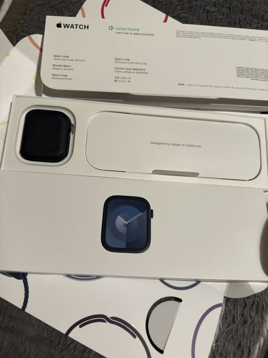 Apple Watch Series 9 45mm Midnight Sport loop