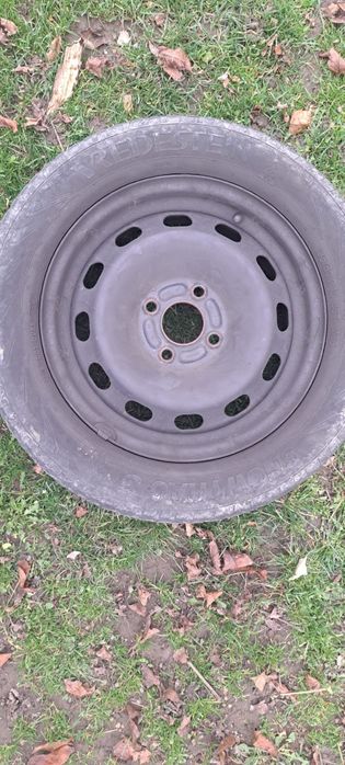 Vînd 4 genți ford pe 15