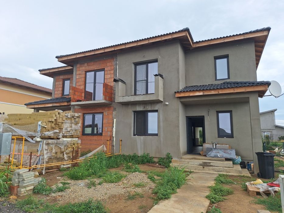 Duplex de vânzare ap.1 la 129.000 sau 2 la 168.000 euro