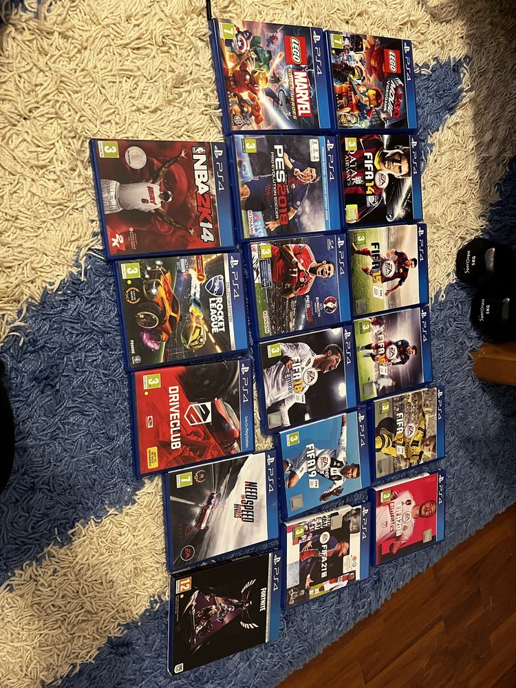 Vand jocuri ps4.