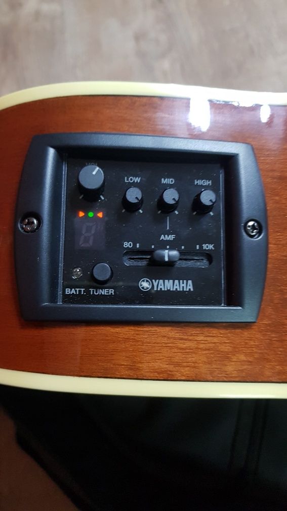 Гитара Yamaha Compass CPX 700 II Электроакустическая, цвет: NAT