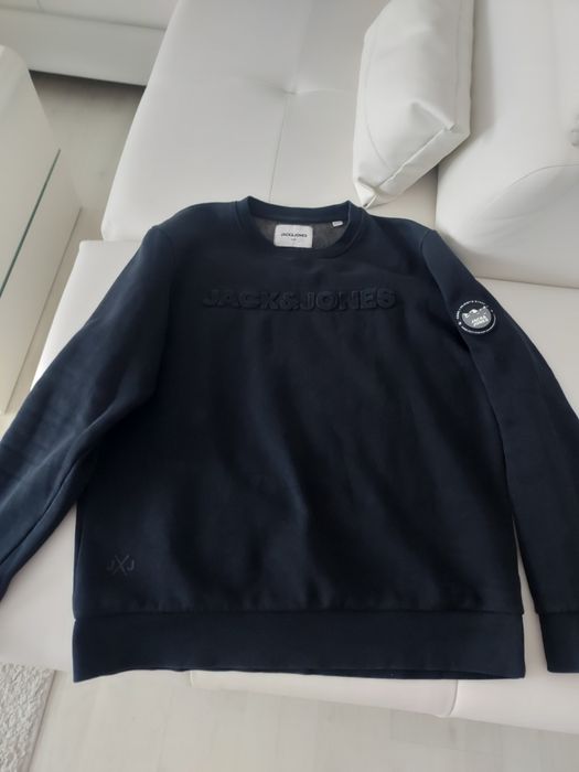 Vând bluza bărbătească, Jack&Jones un  produs de calitate,Mar.L.