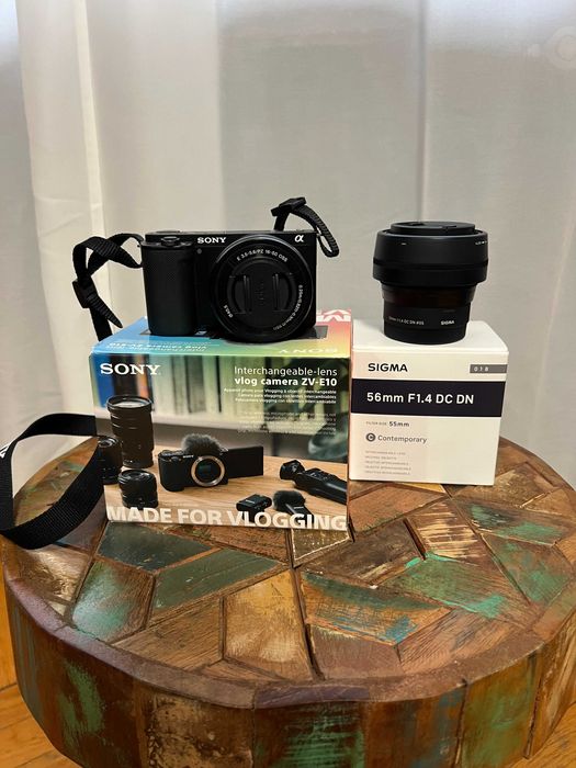 Sony Alpha ZV-E10 Camera Mirrorless 4K cu Obiectiv 16-50 mm F/3.5-5.6