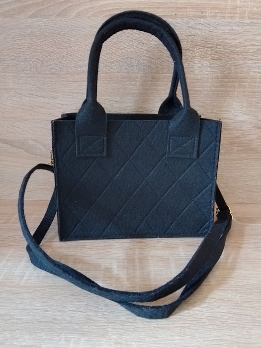 Малка дамска чантичка