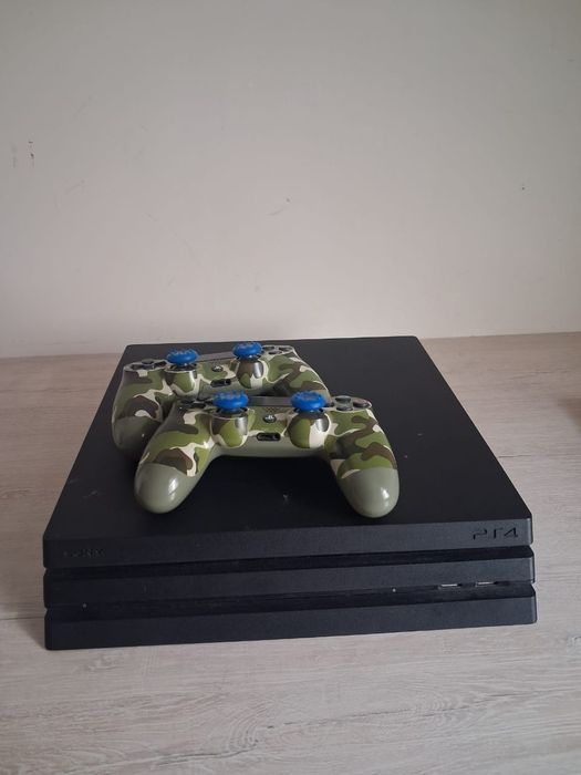 Playstation 4 pro 500gb 4 игры