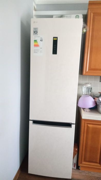 Срочно продам новый холодильник