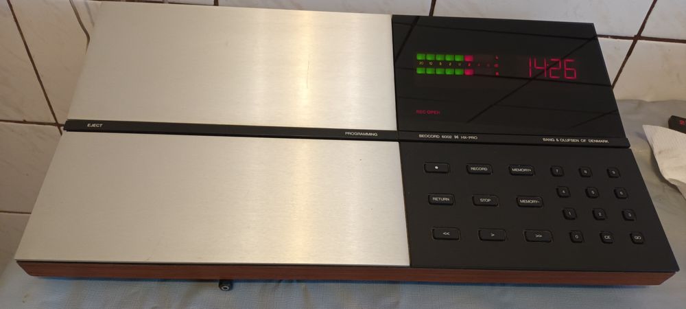 Deck Bang Olufsen model 6002 BEOCORD HX-PRO