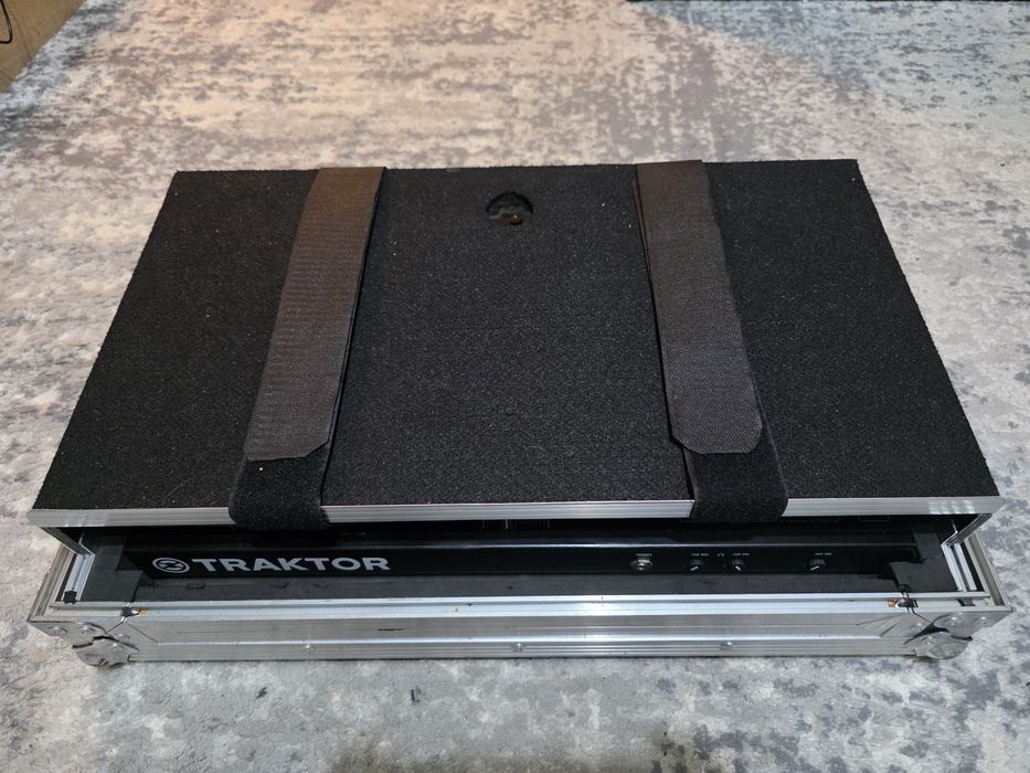 Traktor Kontrol S4 MK2