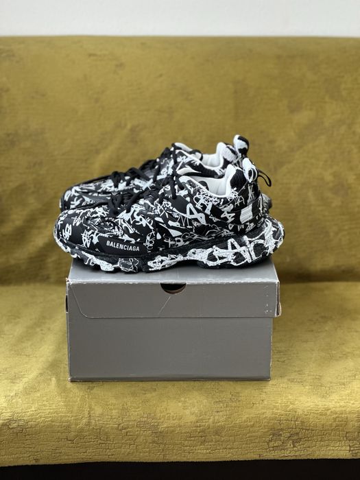 Balenciaga Track 42