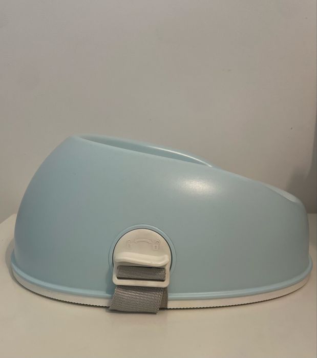 BabyBjorn повдигащо столче за дете.