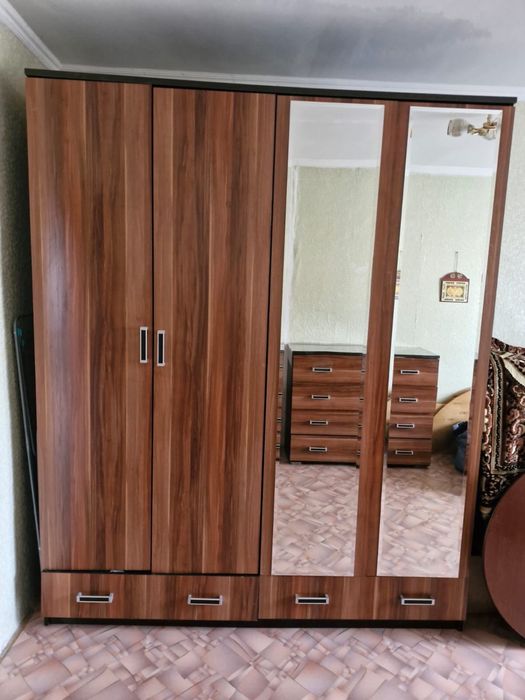 Продаю плательный шкаф, комод