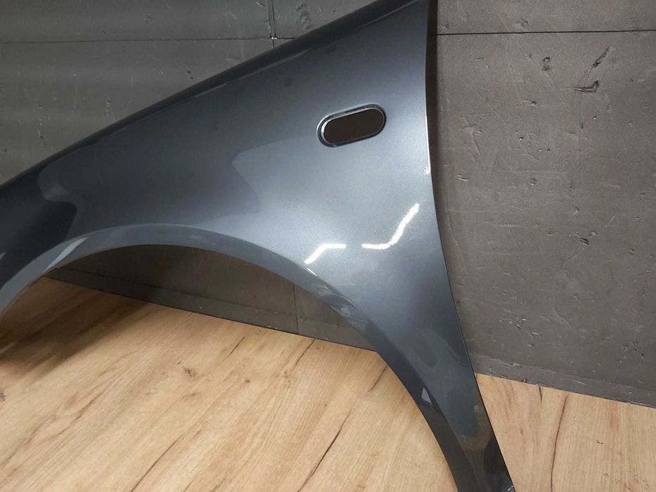 Aripa Fata Stanga VW Bora 1998-2005 (LC7V (Gri Antracit))