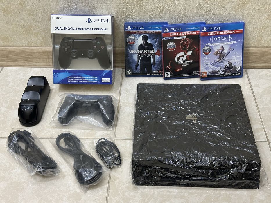 PlayStation 4 Pro 1TB 4K HDR 2 DualShock 3 диска Игровая Приставка PS4