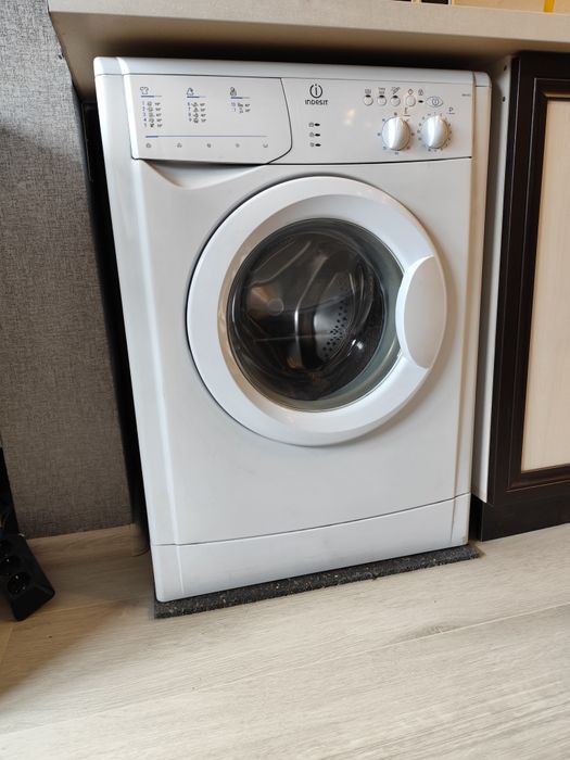 пералня INDESIT...