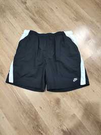 Pantaloni scurți Nike mărimea L