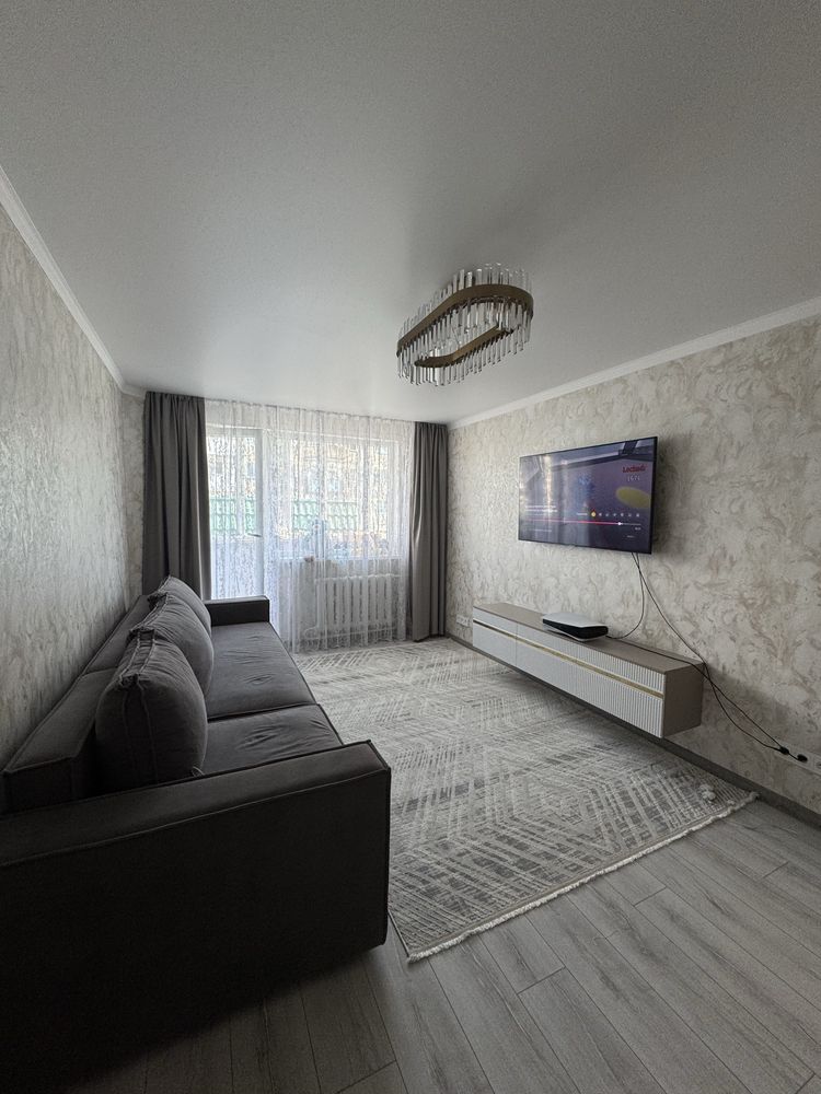Продам 3 комнатную квартиру в центре