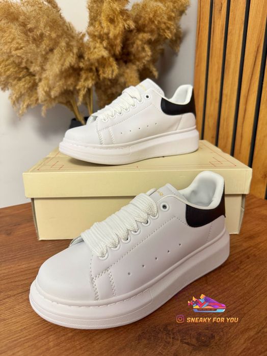 38-43 Alexander McQueen  White Black