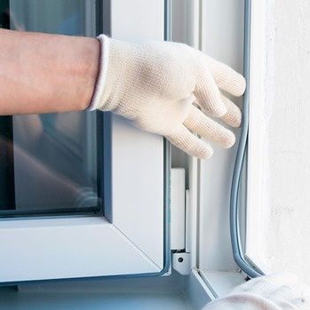 Ремонт окон пластиковых  и утепление круглосуточно