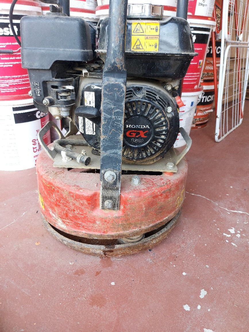 Compactor pamant