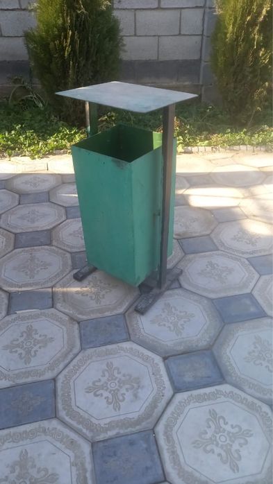 Мусорная урна металическая