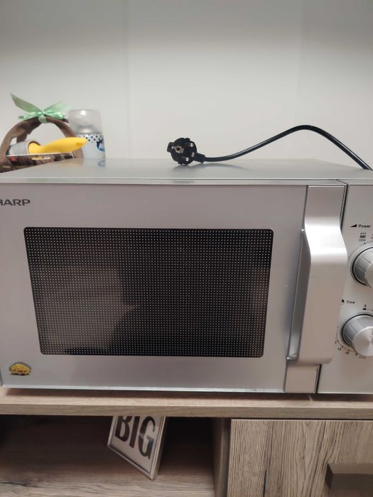 Vând cuptor  microunde