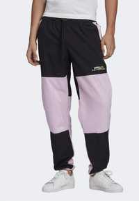 Pantaloni adidas adventures marimea xs