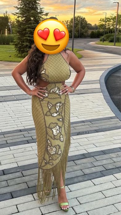 Rochie olive cu aplicatii cusute manual si franjuri
