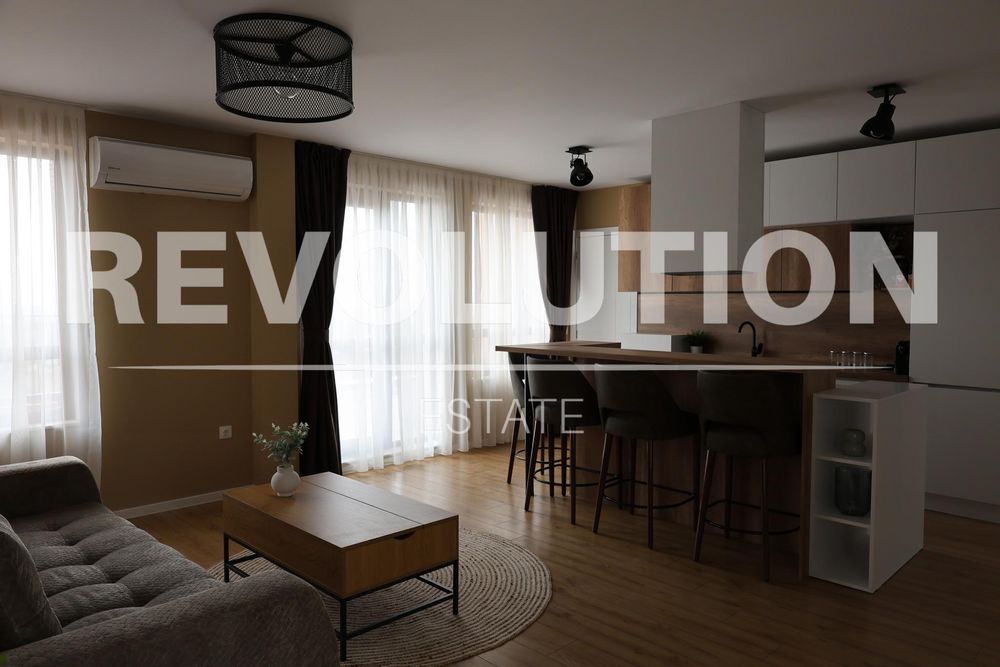 Дава се под наем Двустаен апартамент в Варна, Бриз - 90 кв.м за 700 € - Снимка #1