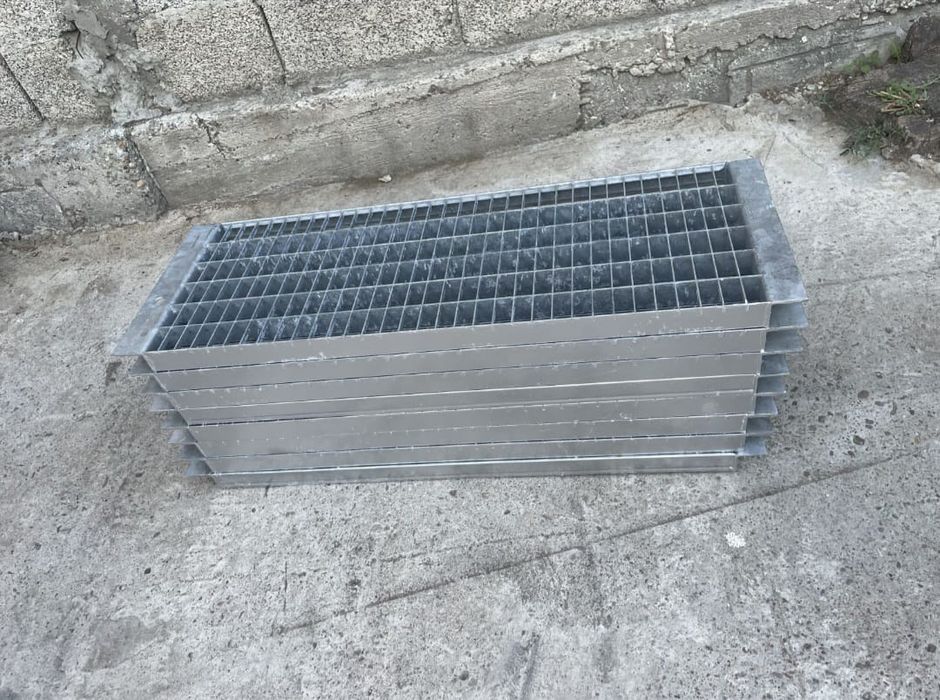 Trepte metalice zincate