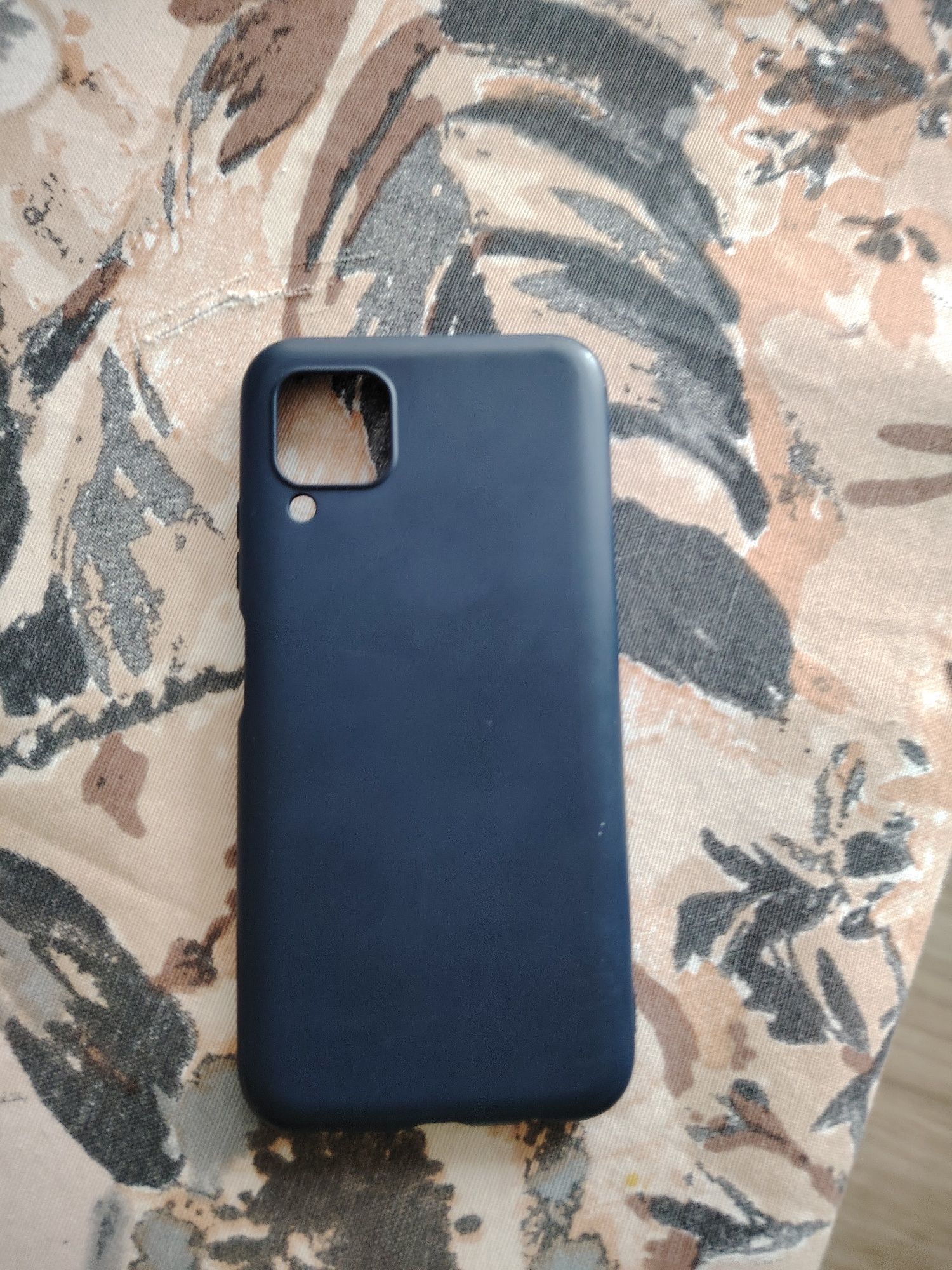 Продавам Huawei P40 lite 6RAM 128ROM неразличим от нов без забележки