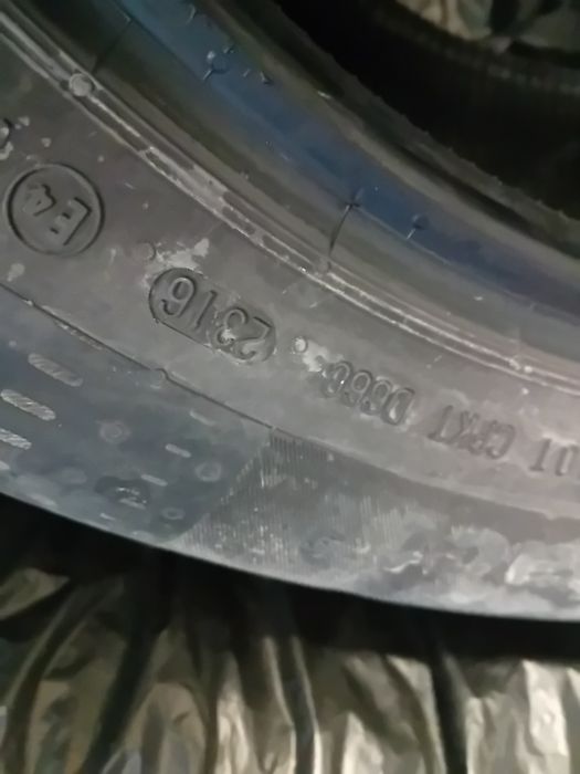 ₩ vând 4 cauciuri de vara continental 215/60/R17