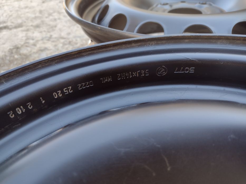 Топ състояние 14-4х98 ЕТ35 5.5j Fiat 500