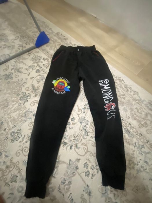 Одежды в очень хорошом качестве не порваныйе чистыйе с 10-11 лет