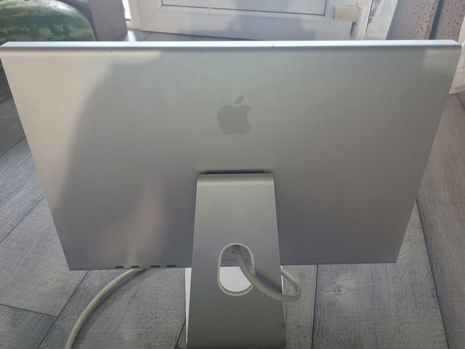 Monitor" apple computer, inc cupertino,california 95015
