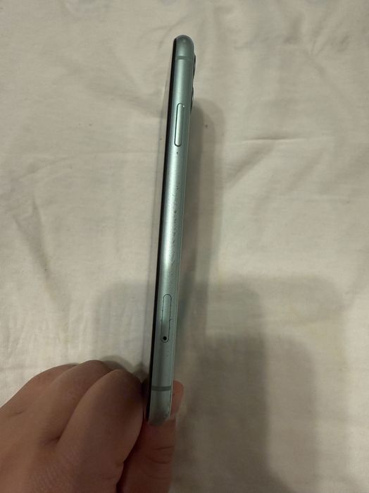 Vând iPhone 11 urgent