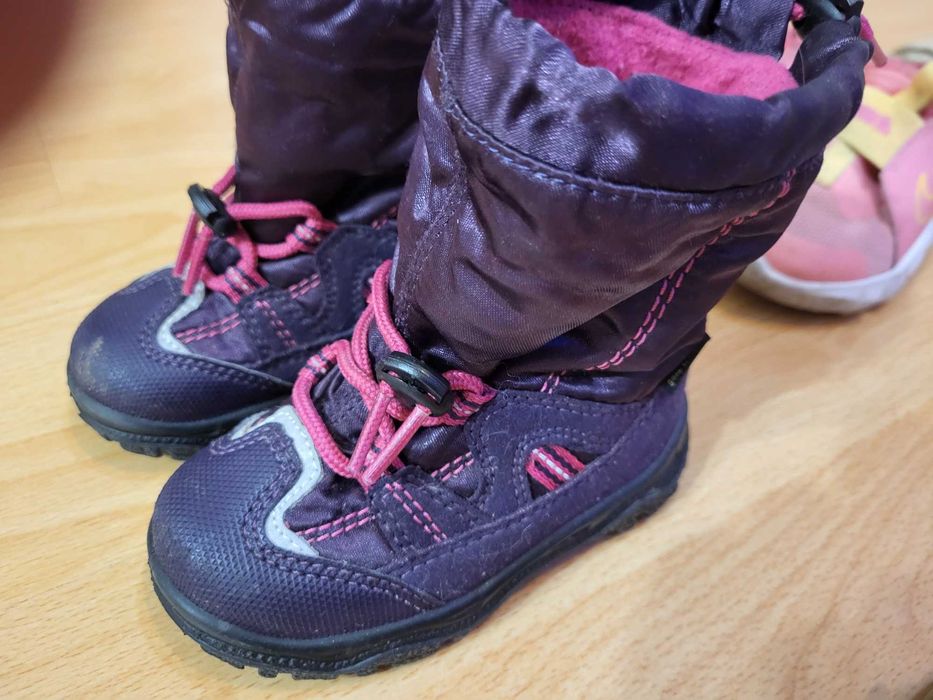 ghete iarna fetite superfit goretex marime 21, folosite de 2 ori