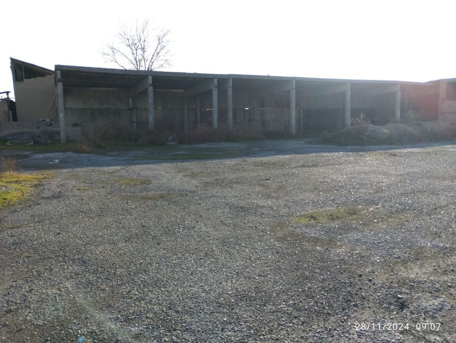 База Саноат зонасида жойлашган  Разьезда